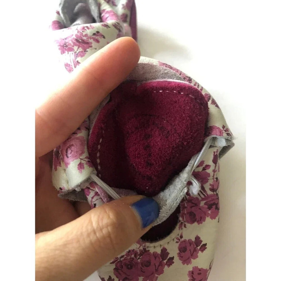 Freshly Picked Roses Moccs 2 - Picture 5 of 6